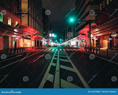 Night Scene of the Shijo Street Unveils the Bustling Heartbeat and Ethereal Glow of Heian-Era Kyoto!