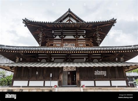 The  Horyuji Temple Kondo,  A Timeless Masterpiece of Elegance and Divine Architecture!